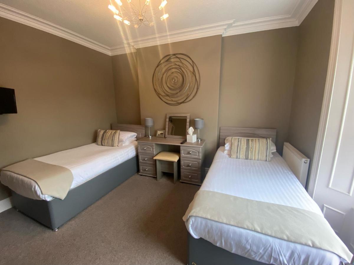 Hotel Bay Court à Llandudno Extérieur photo